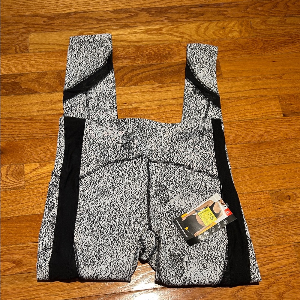 Avia Black and Gray Leggings
